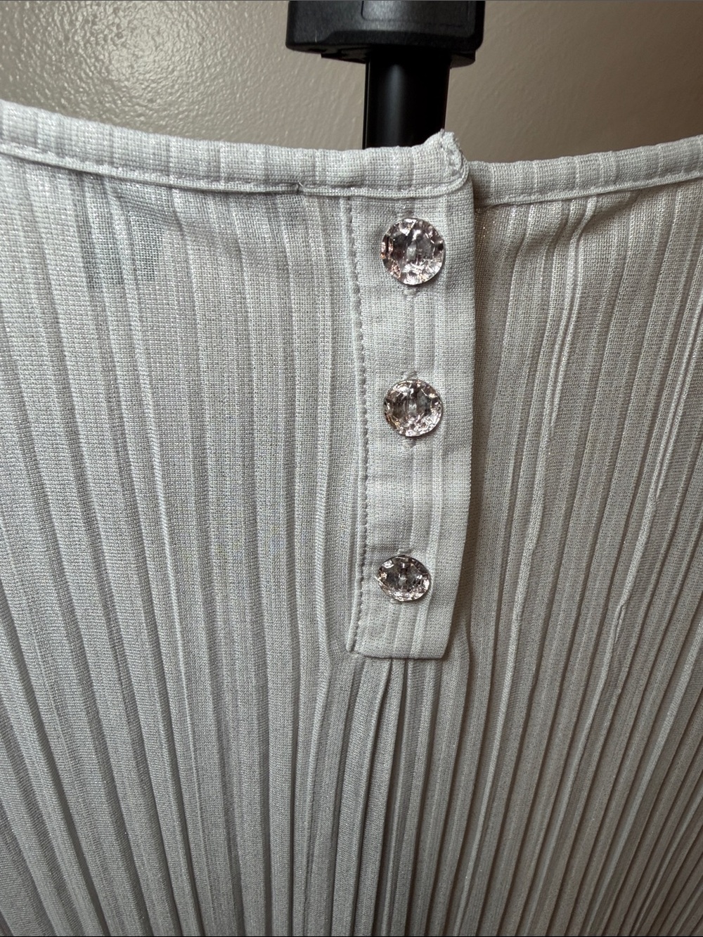 NY Collection Silver Ribbed Pleated Tank Top / Shell - Picture 3 of 5